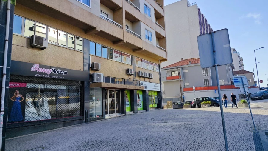 Escritório para Arrendamento em Arcozelo Foto 10