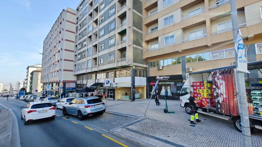 Escritório para Arrendamento em Arcozelo Foto 11