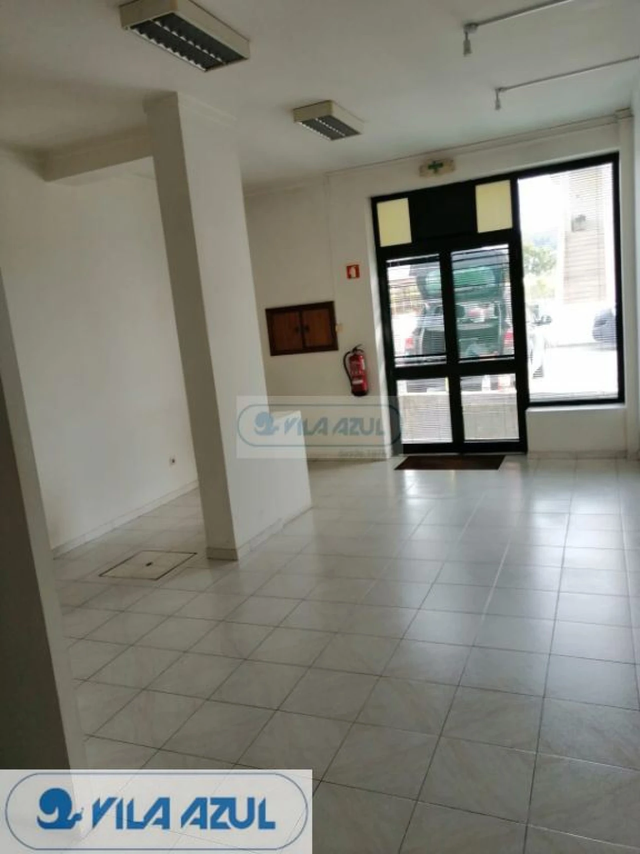 Loja para Venda em Selho (São Jorge) Foto 1