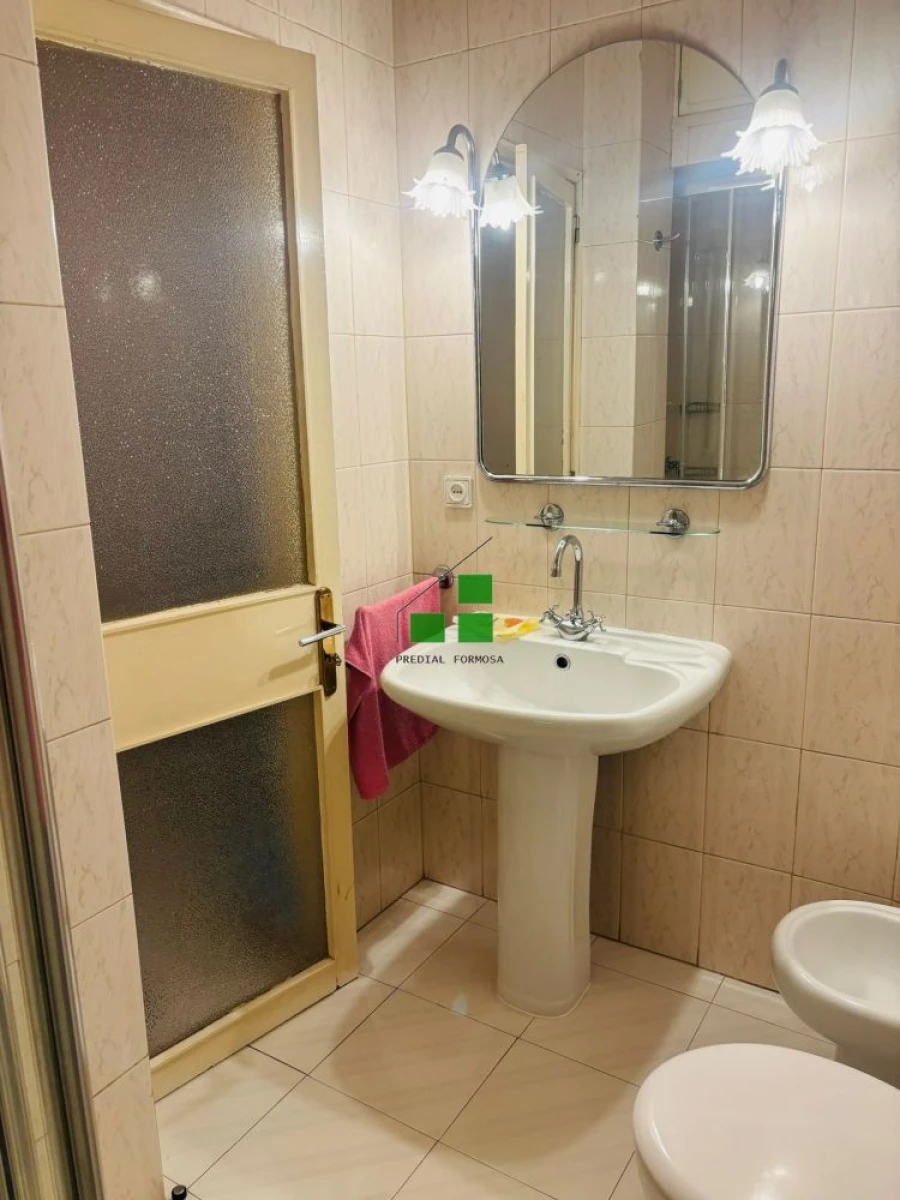 Apartamento T1 para Venda em Paranhos Foto 9