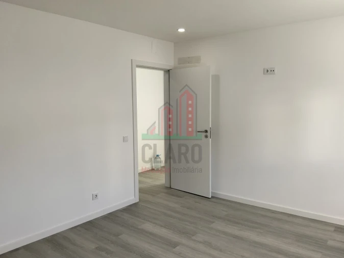 Apartamento T2 para Venda em Santa Clara e Castelo Viegas Foto 10