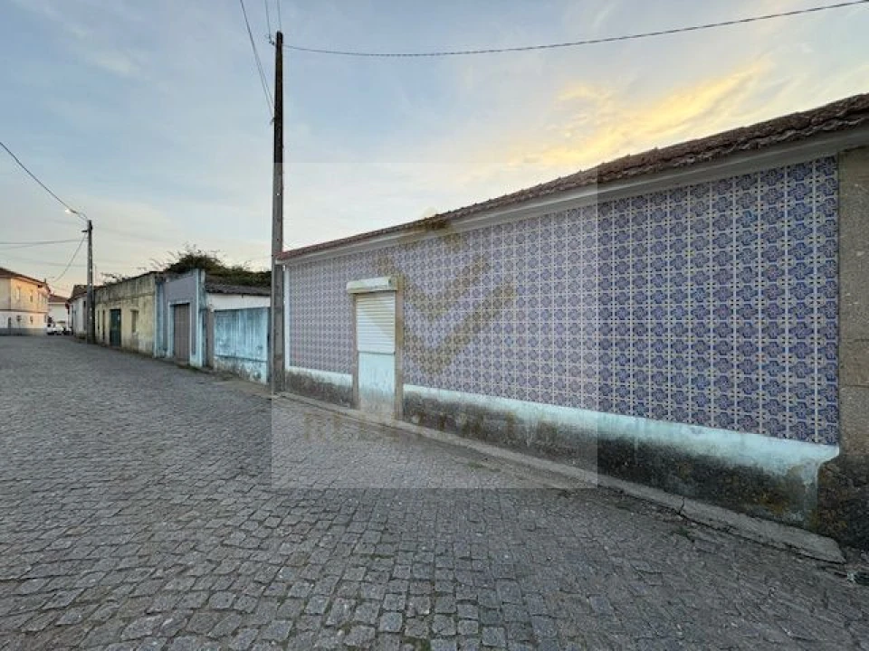 Terreno para Venda em Serzedo e Perosinho Foto 1