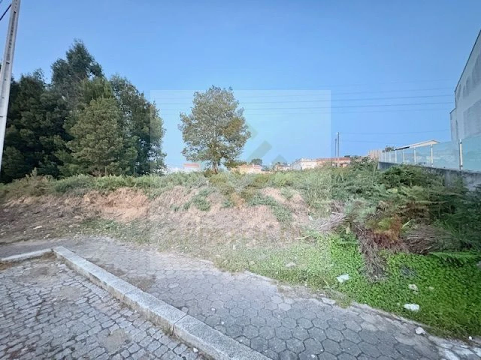 Terreno para Venda em Serzedo e Perosinho Foto 1