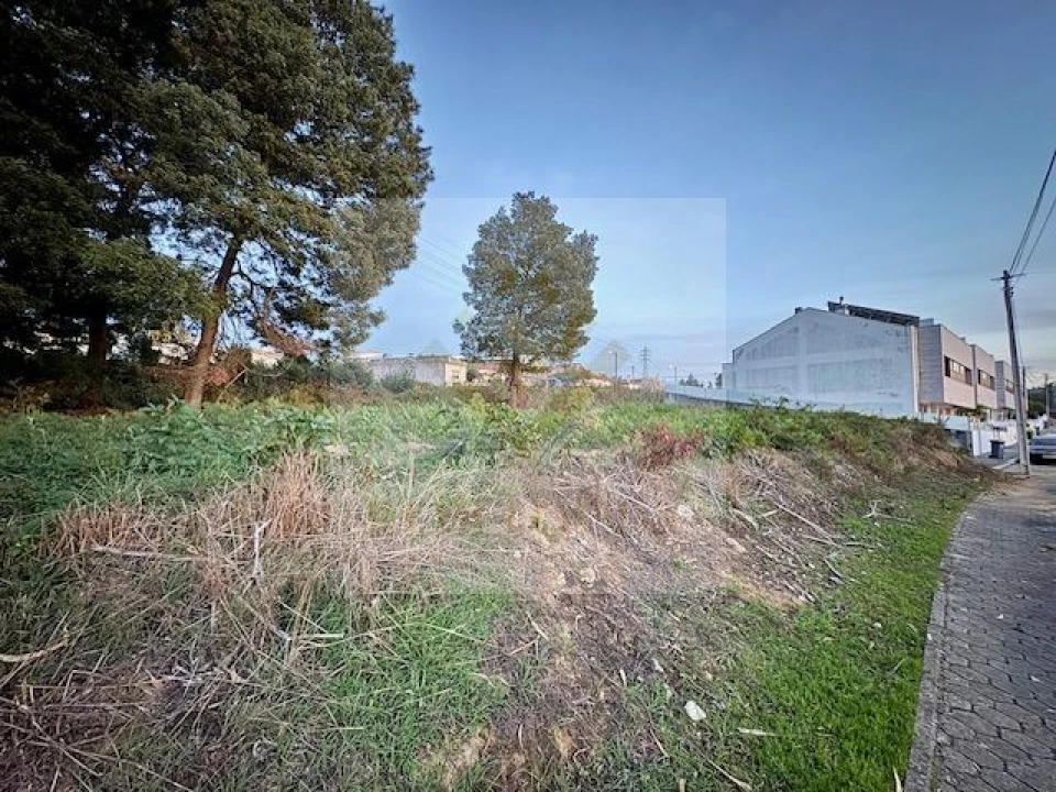 Terreno para Venda em Serzedo e Perosinho Foto 4