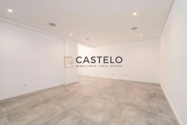 Moradia T3 para Venda em Loule (São Sebastião) Foto 30