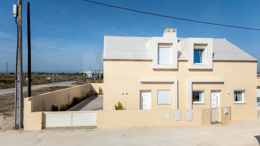 Moradia T2 para Venda em Atouguia da Baleia Foto 1