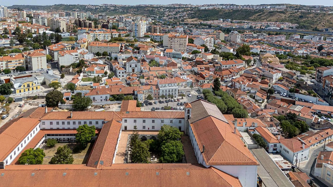 Prédio para Venda em Odivelas Foto 36