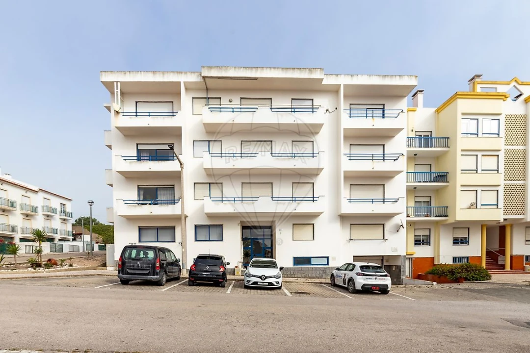 Apartamento T3 para Venda em A dos Cunhados e Maceira Foto 1