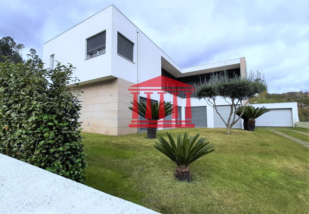 Moradia T4 para Venda em Carvalhal Foto 3