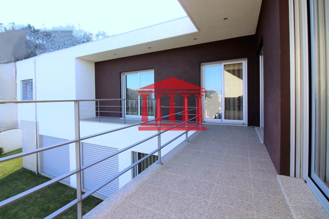 Moradia T4 para Venda em Carvalhal Foto 5