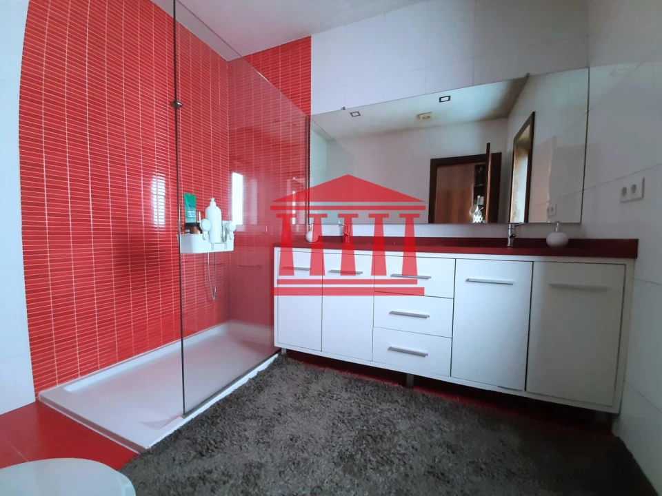 Moradia T4 para Venda em Carvalhal Foto 32