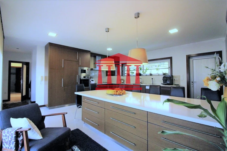 Moradia T4 para Venda em Carvalhal Foto 16