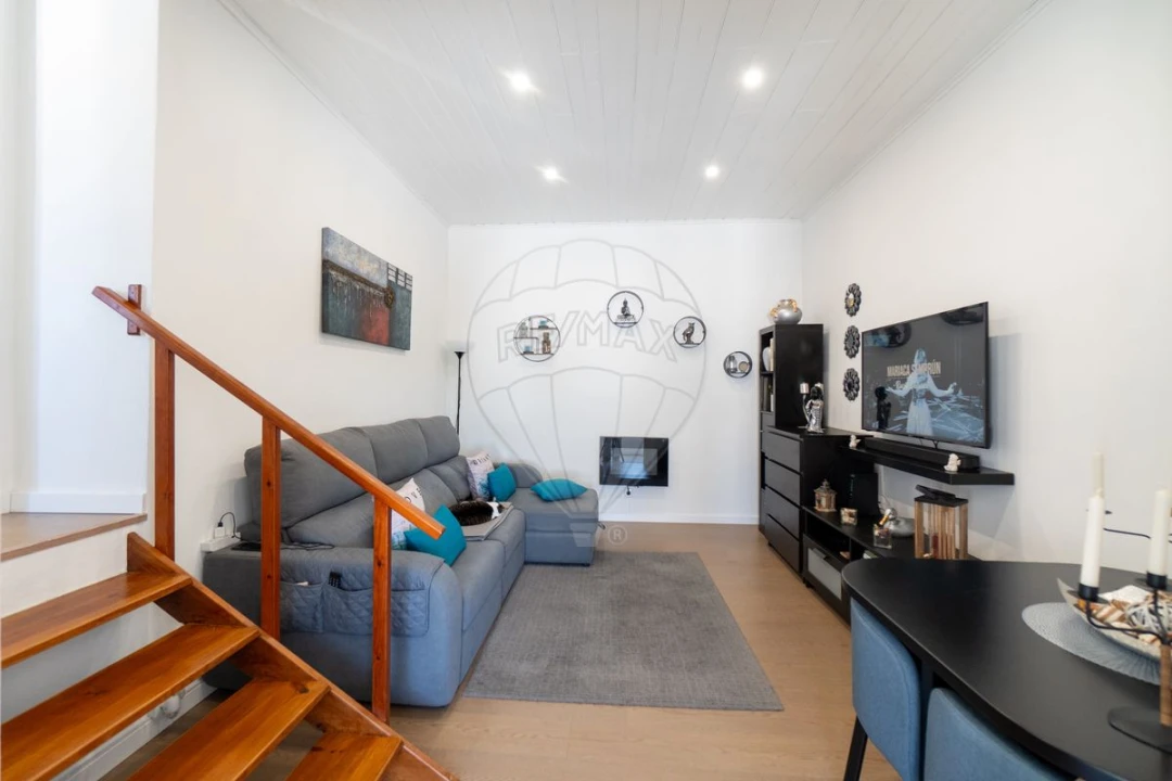 Moradia T2 para Venda em Dois Portos e Runa Foto 11