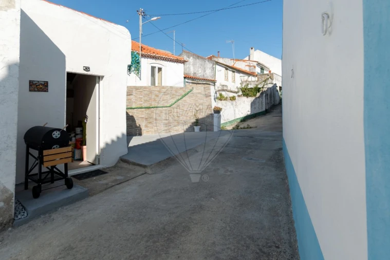 Moradia T2 para Venda em Dois Portos e Runa Foto 26