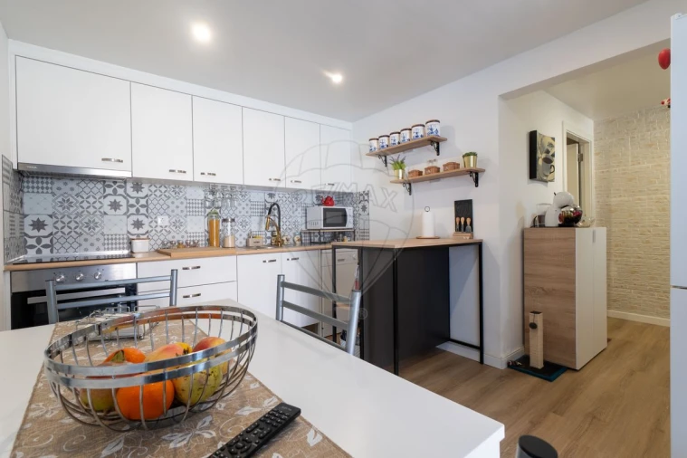 Moradia T2 para Venda em Dois Portos e Runa Foto 1