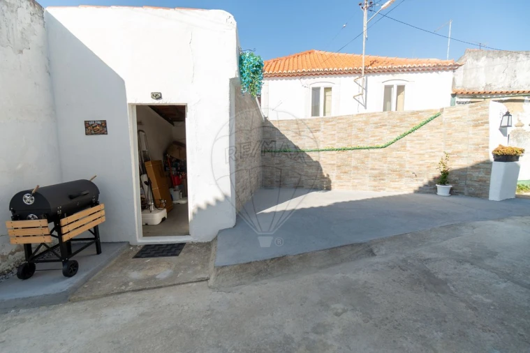 Moradia T2 para Venda em Dois Portos e Runa Foto 27