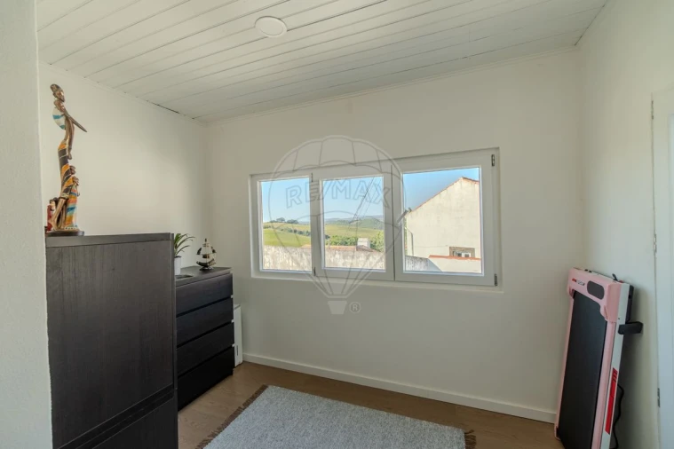 Moradia T2 para Venda em Dois Portos e Runa Foto 14