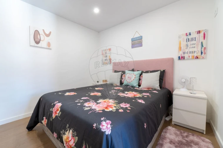 Moradia T2 para Venda em Dois Portos e Runa Foto 22