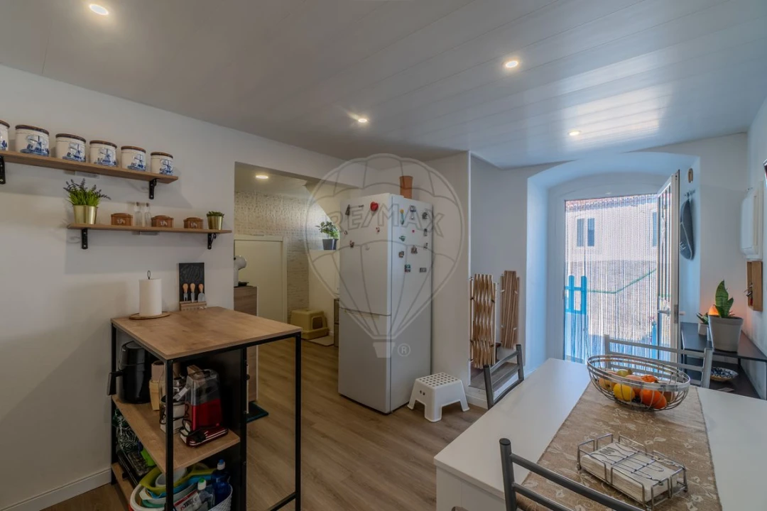 Moradia T2 para Venda em Dois Portos e Runa Foto 6