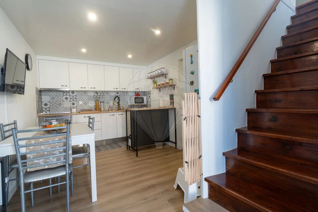 Moradia T2 para Venda em Dois Portos e Runa Foto 5