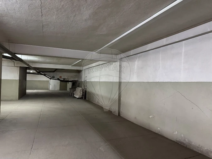 Garagem para Venda em Oliveira do Douro