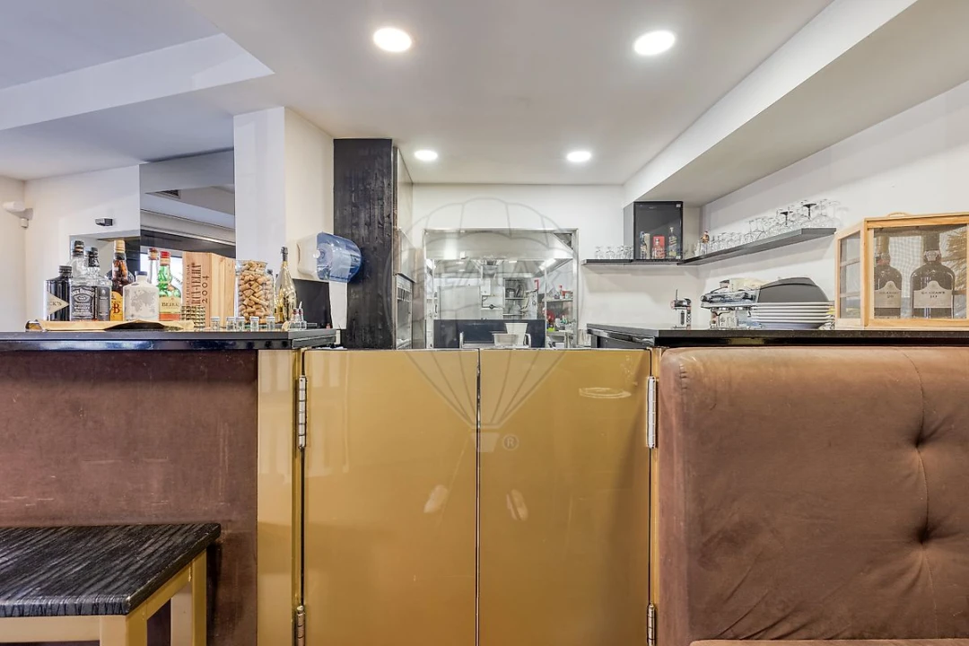 Negócio para Arrendamento em Cidade da Maia Foto 4