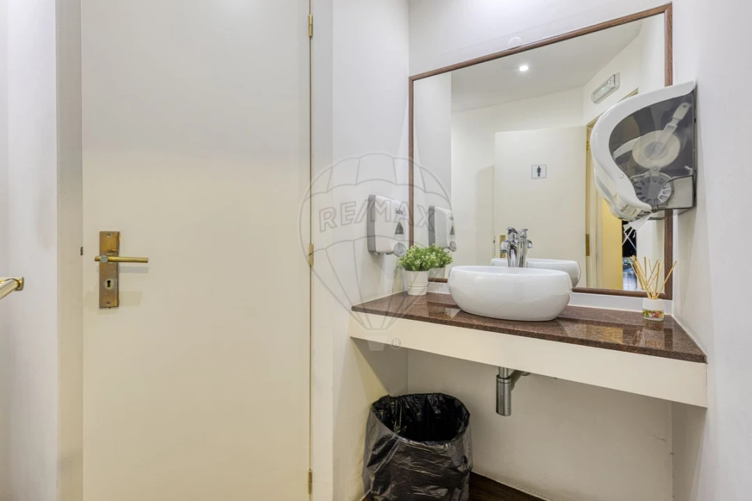 Negócio para Arrendamento em Cidade da Maia Foto 2