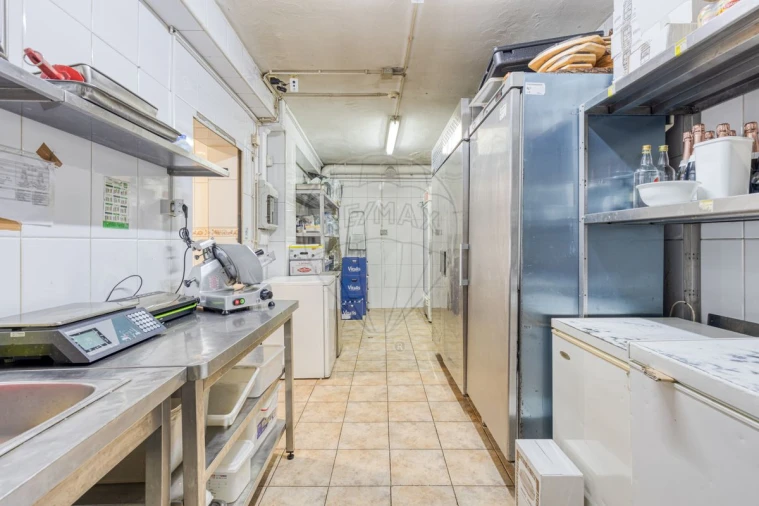 Negócio para Arrendamento em Cidade da Maia Foto 7