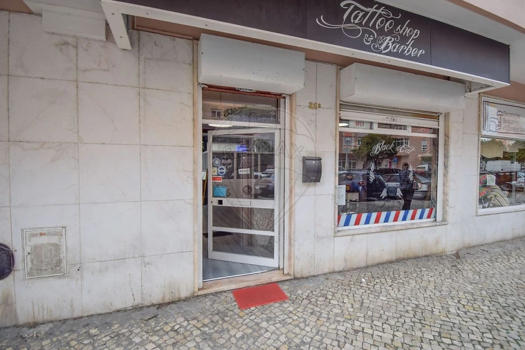 Loja para Venda em Rio de Mouro Foto 16