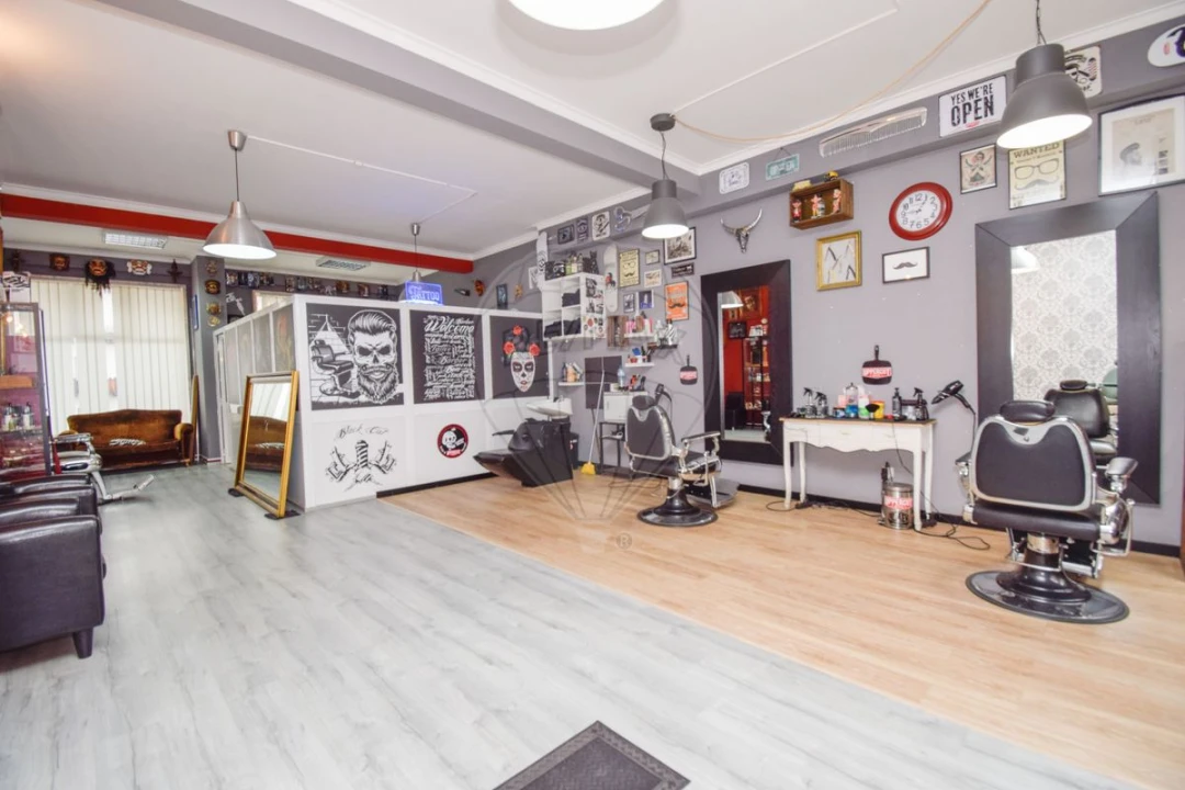 Loja para Venda em Rio de Mouro Foto 14