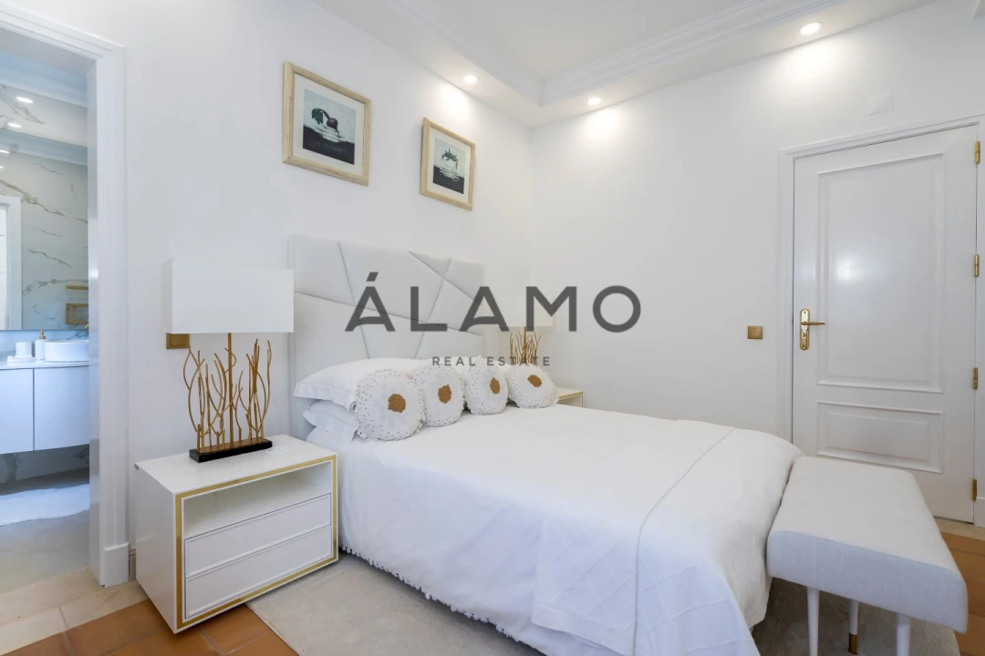 Moradia T4 para Venda em Almancil Foto 12