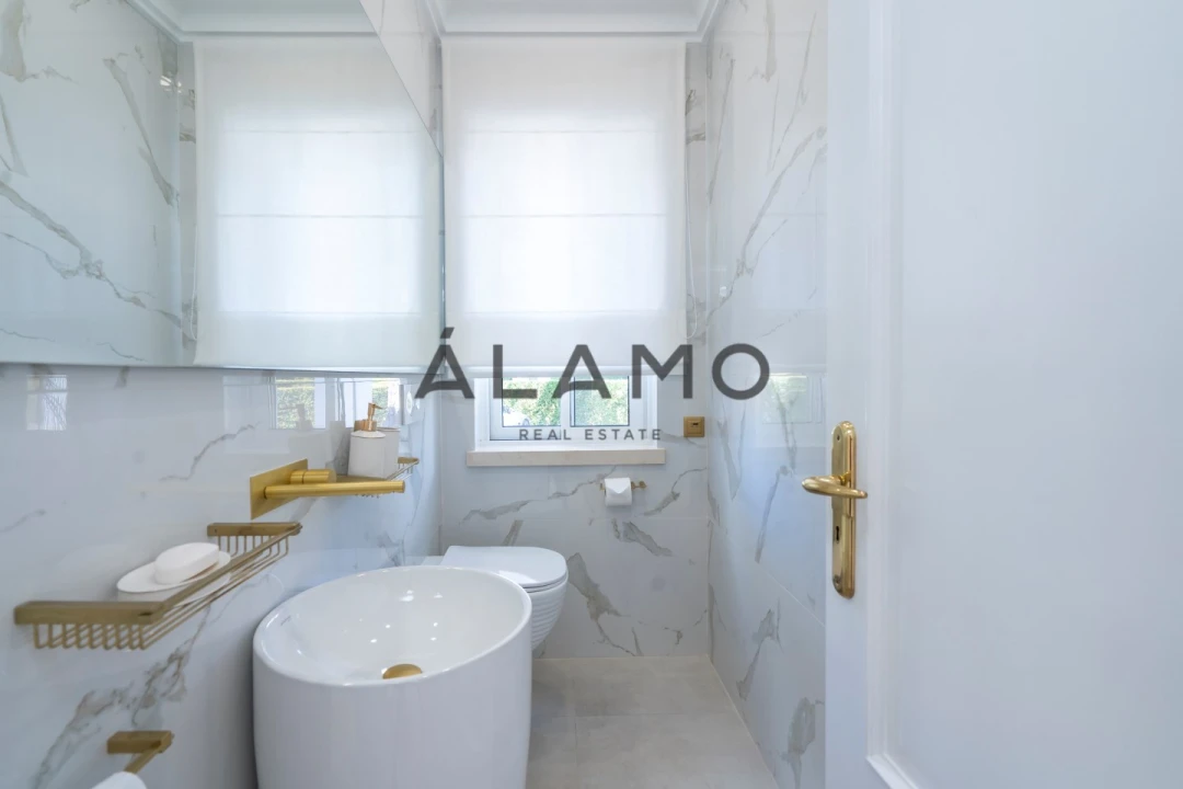 Moradia T4 para Venda em Almancil Foto 14