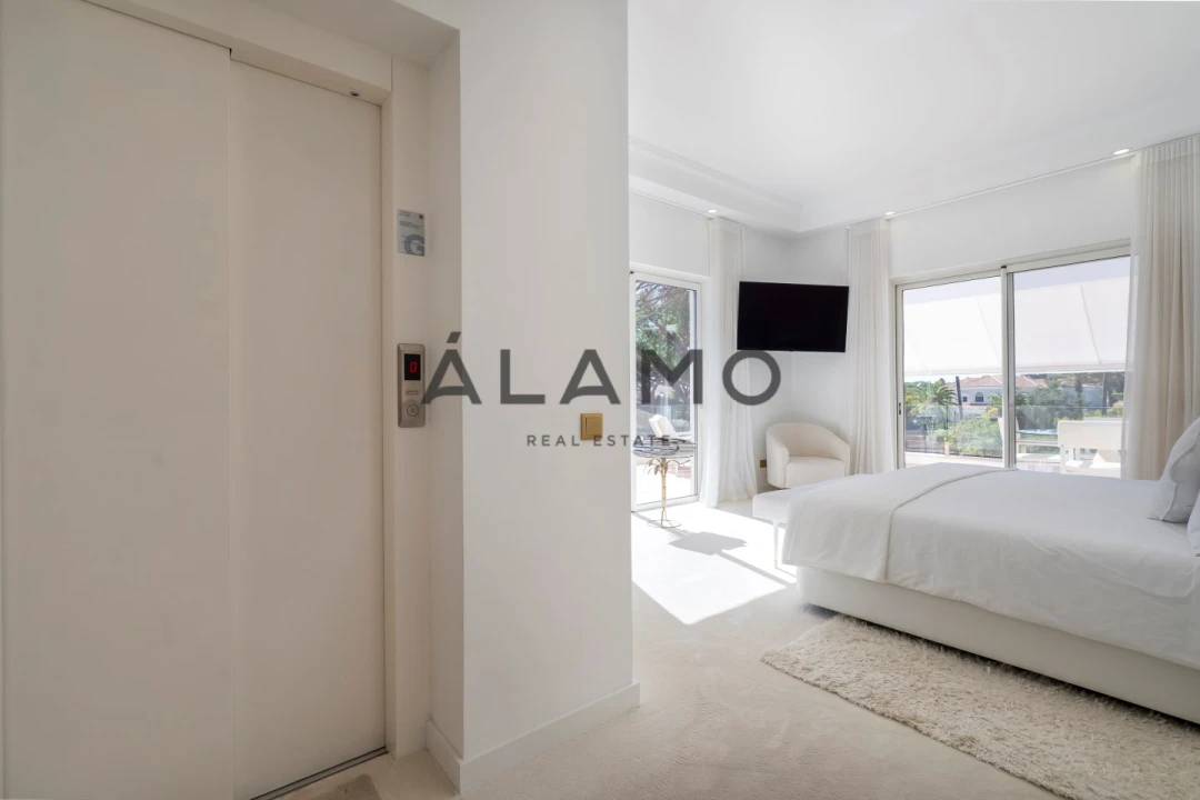 Moradia T4 para Venda em Almancil Foto 16