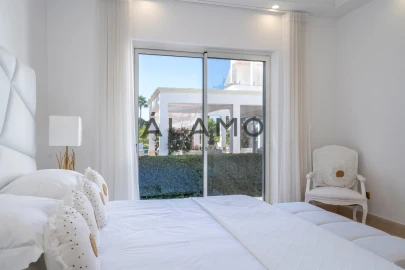 Moradia T4 para Venda em Almancil