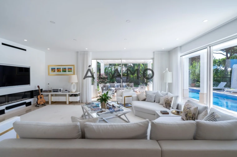 Moradia T4 para Venda em Almancil Foto 5