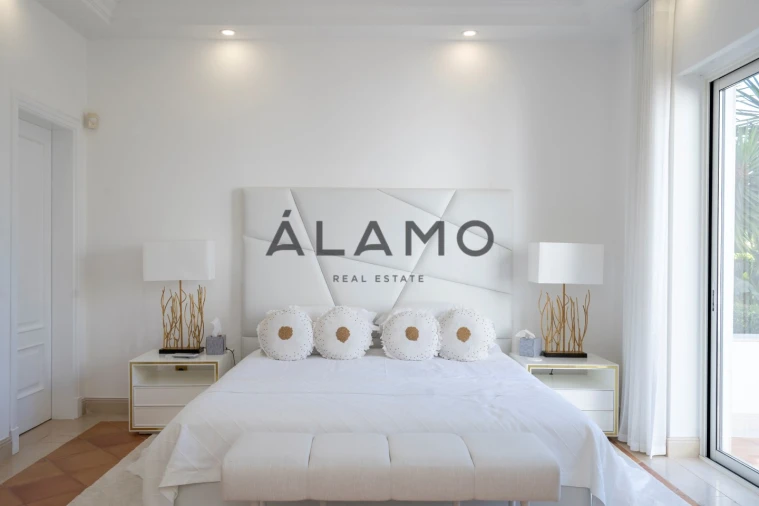 Moradia T4 para Venda em Almancil Foto 7