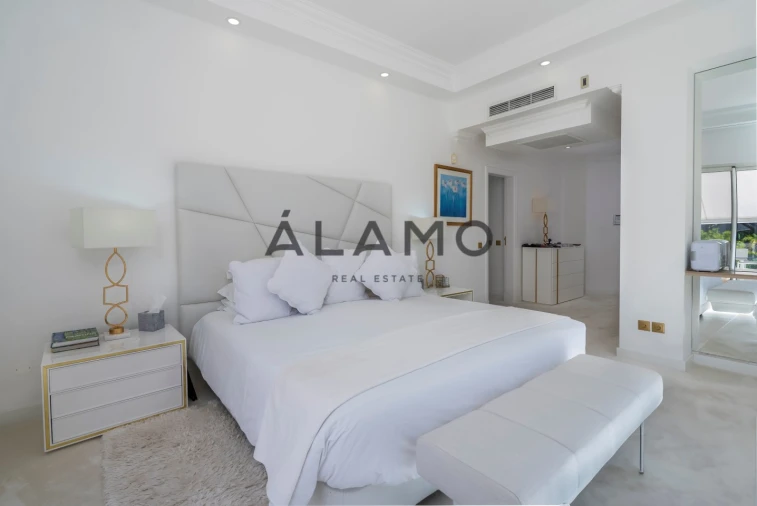 Moradia T4 para Venda em Almancil Foto 17