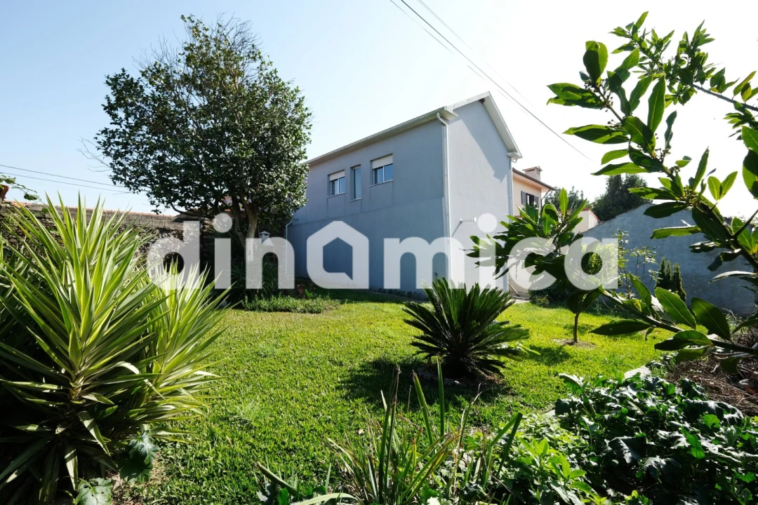 Moradia T3 para Venda em Ribeirão Foto 1