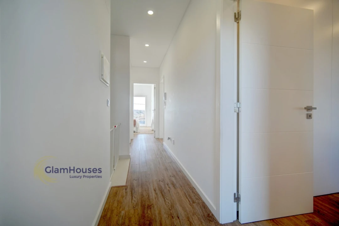 Moradia T4 para Arrendamento em Encarnação Foto 26