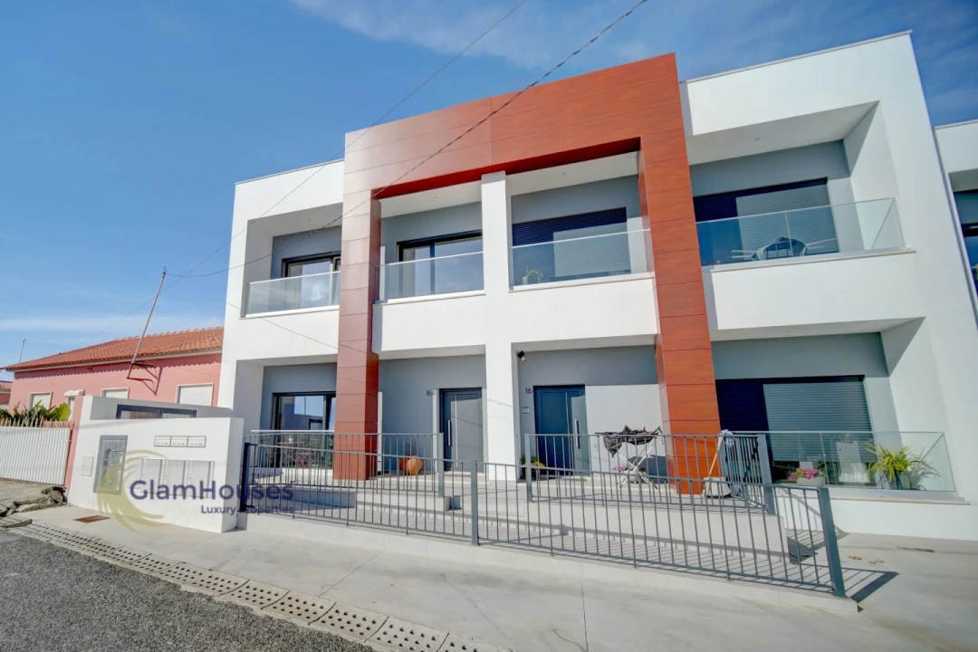 Moradia T4 para Arrendamento em Encarnação Foto 56