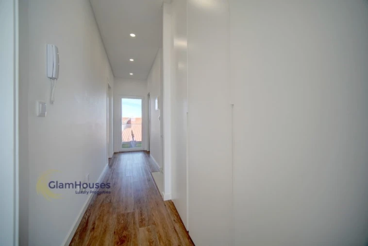 Moradia T4 para Arrendamento em Encarnação Foto 14