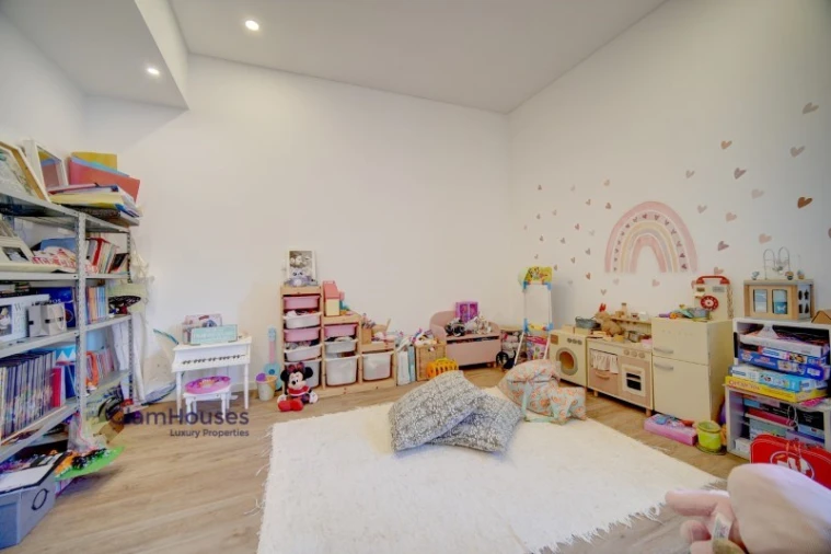 Moradia T4 para Arrendamento em Encarnação Foto 21