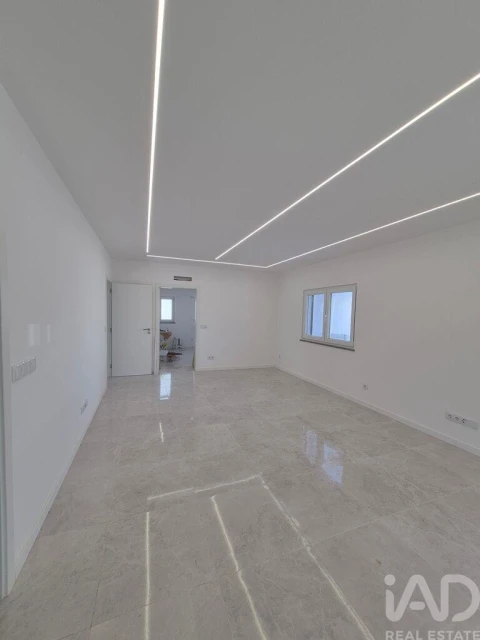 Moradia T3 para Venda em Atouguia da Baleia
