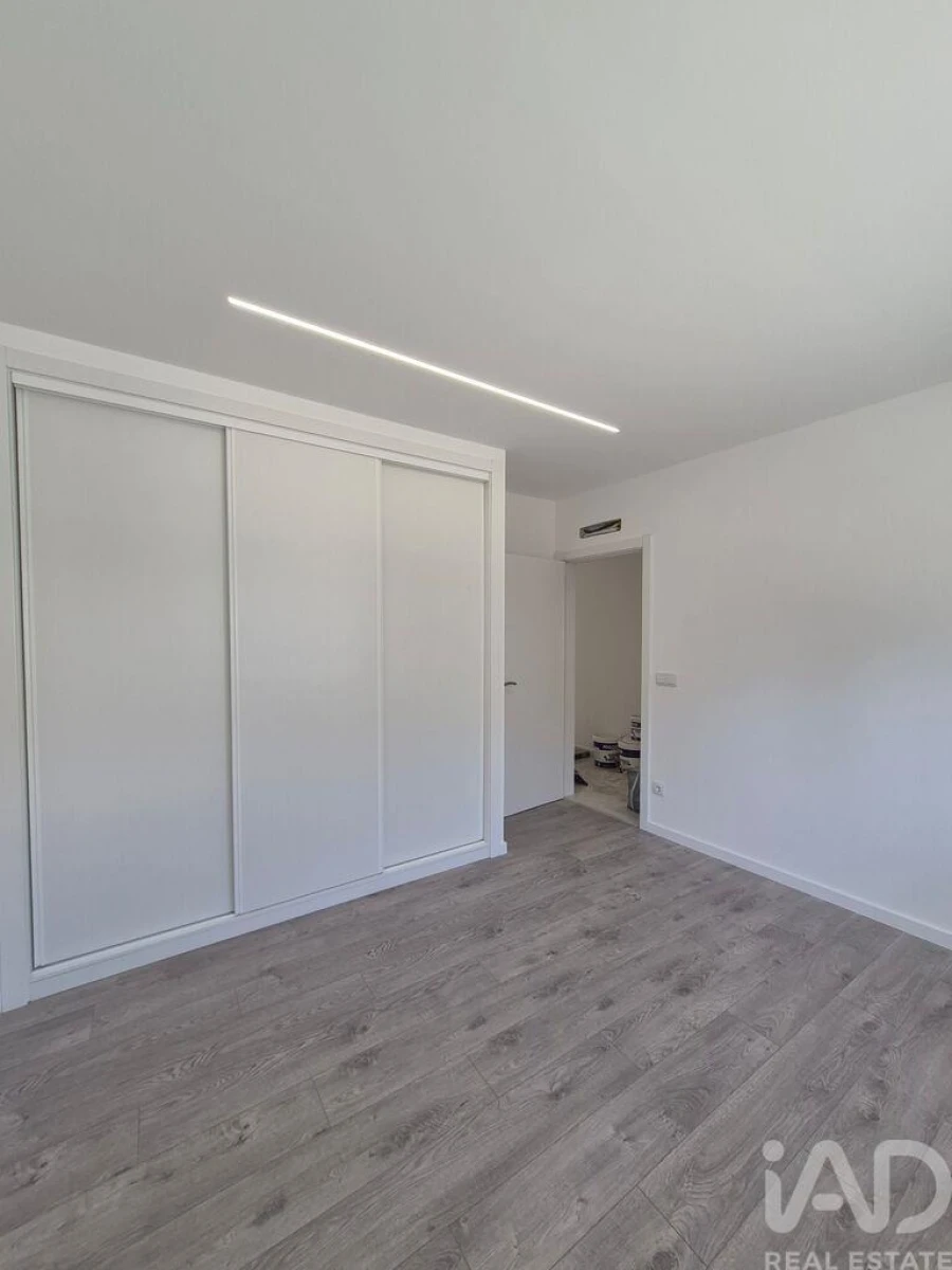 Moradia T3 para Venda em Atouguia da Baleia Foto 9