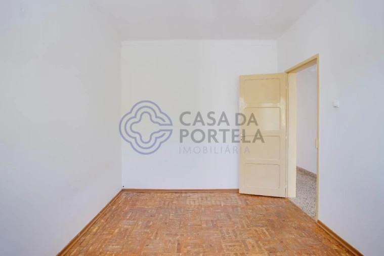 Moradia T6 para Venda em Couço Foto 16