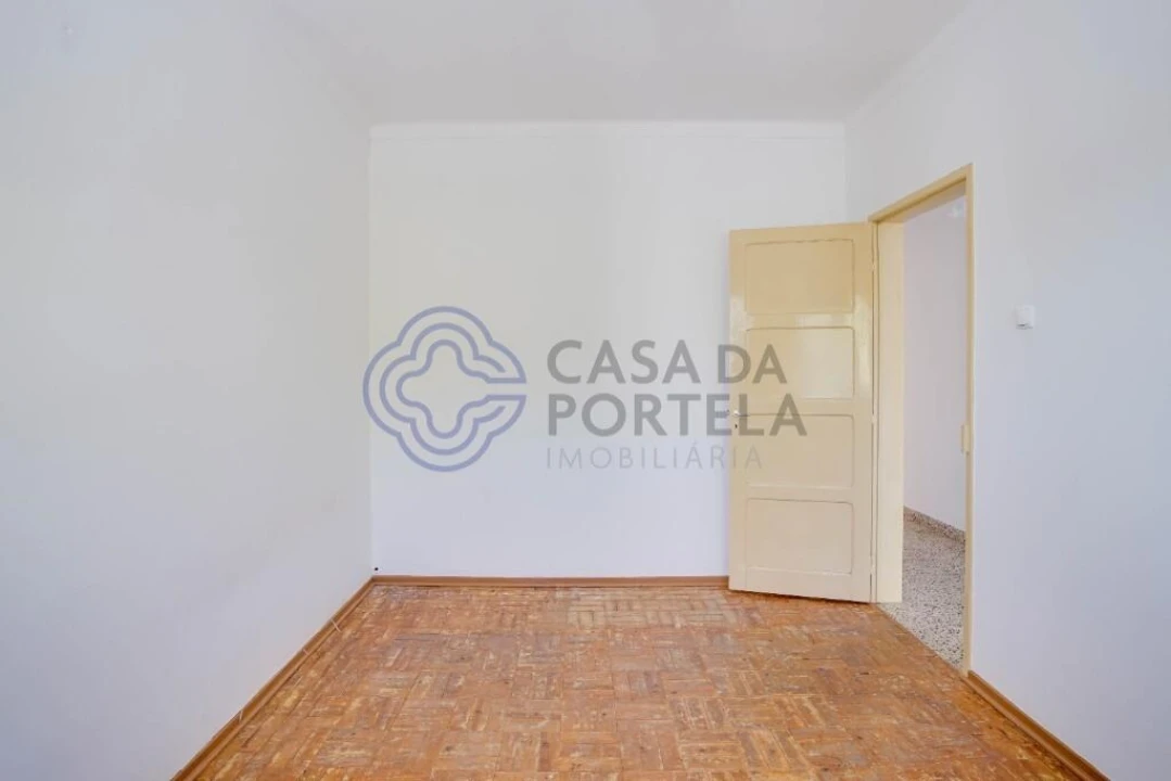 Moradia T4 para Venda em Couço Foto 16