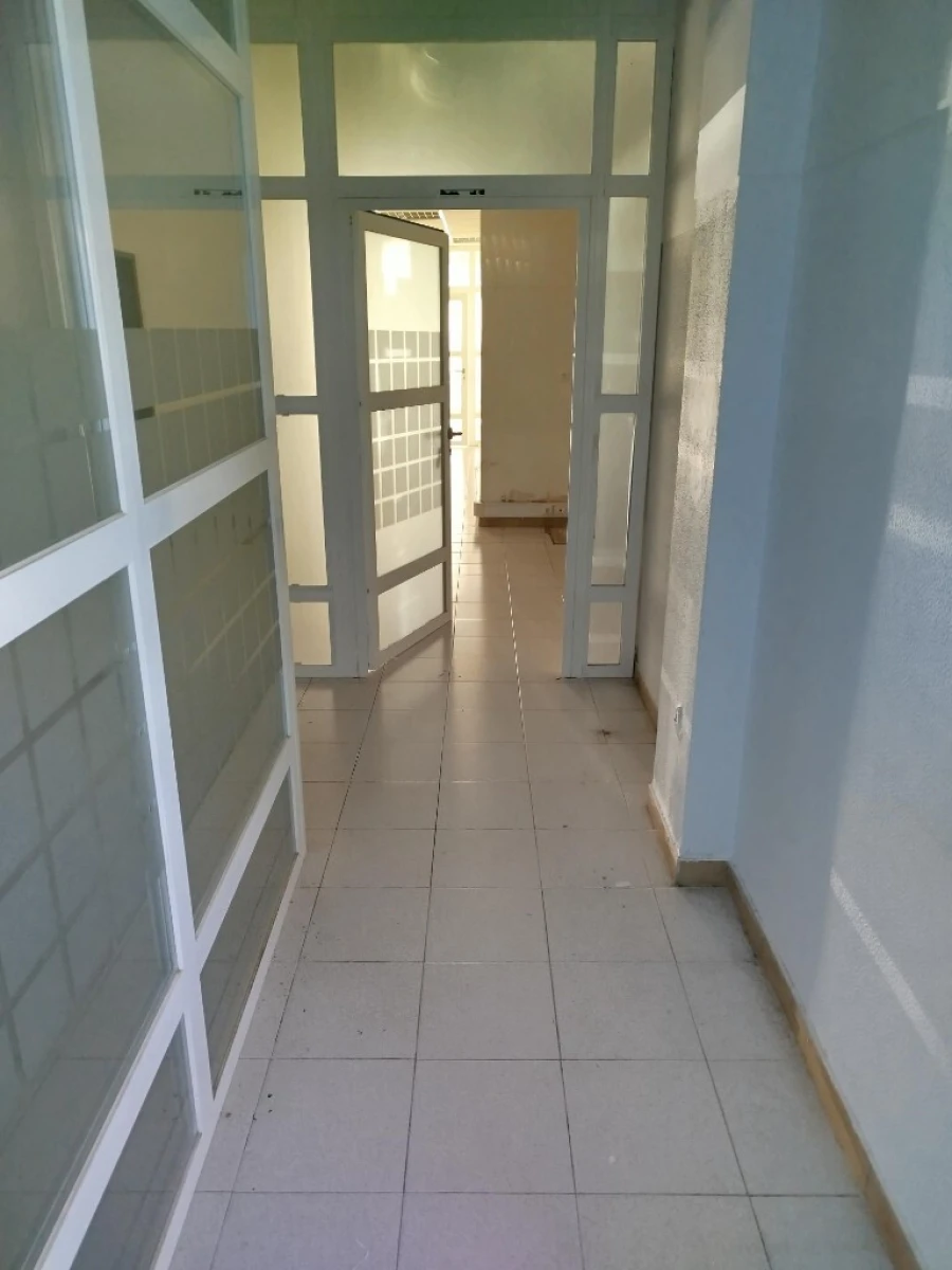 Loja para Arrendamento em Algueirão-Mem Martins Foto 2