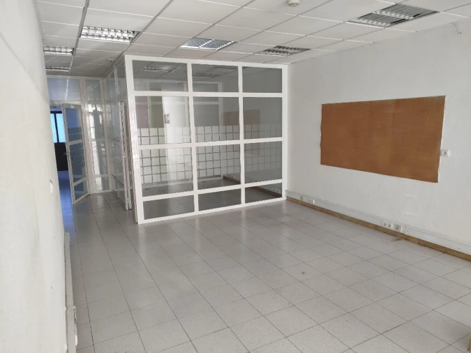 Loja para Arrendamento em Algueirão-Mem Martins Foto 1