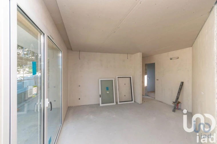 Apartamento T2 para Venda em Parceiros e Azoia Foto 12