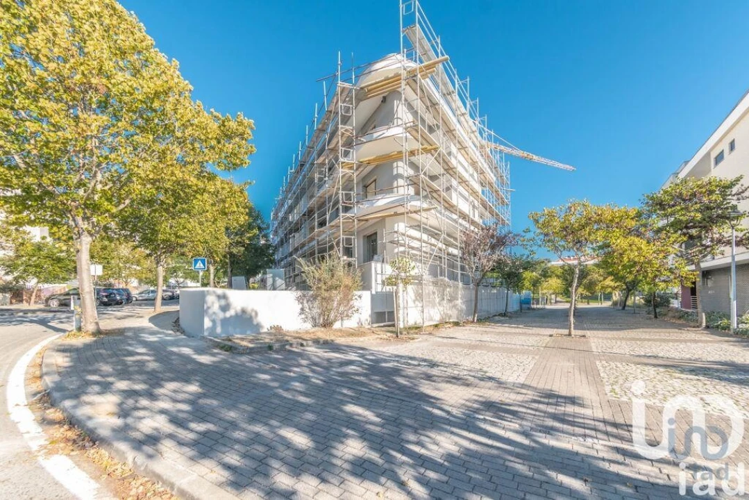 Apartamento T2 para Venda em Parceiros e Azoia Foto 14